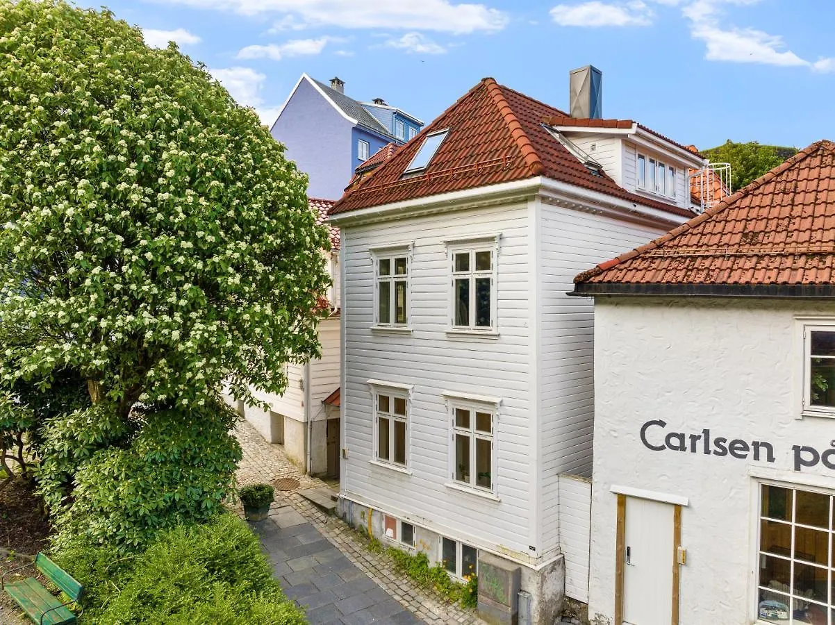 5Min To Bryggen - Renovated - Budget Friendly Bergen 0*,  Norveç